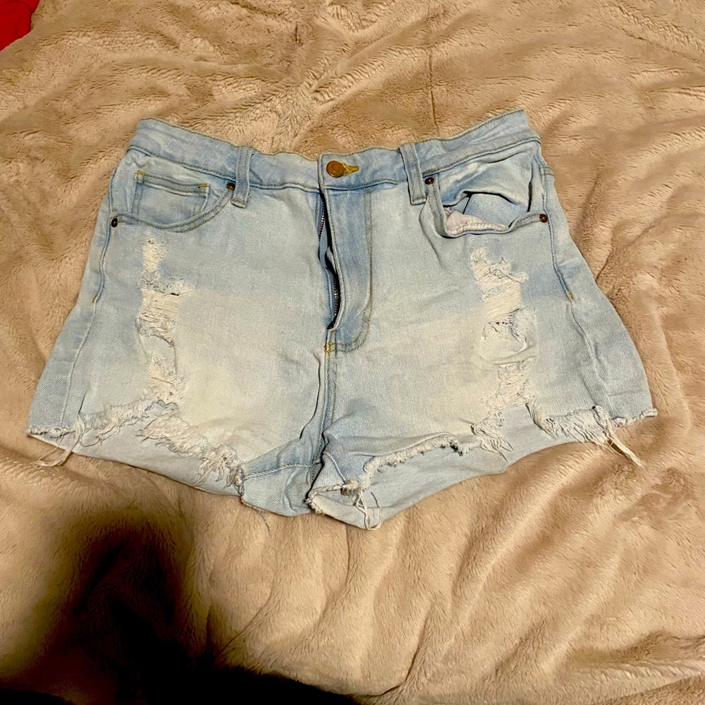 Light washed Jean shorts